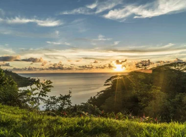 Beau sunset sur l'île de Raiatea © Audrey Svoboda