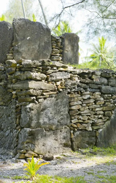 Discover archaeological remains - © Tahiti Tourisme