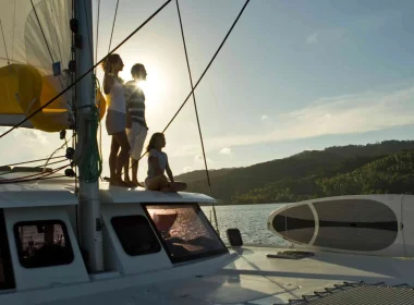 Family sailing trip © Tahiti Tourisme