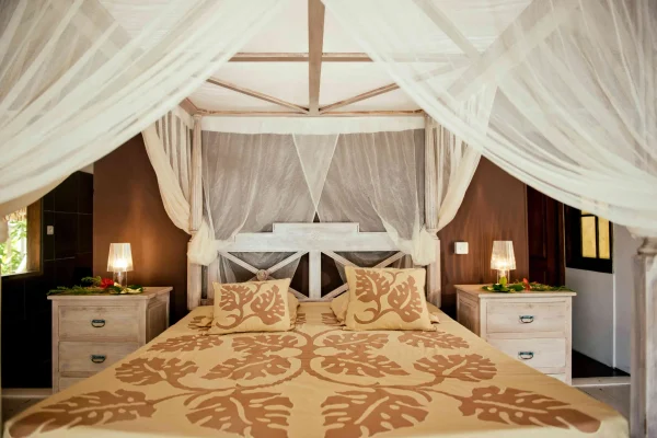 Bed in a Tahitian guesthouse© Hélène Havard