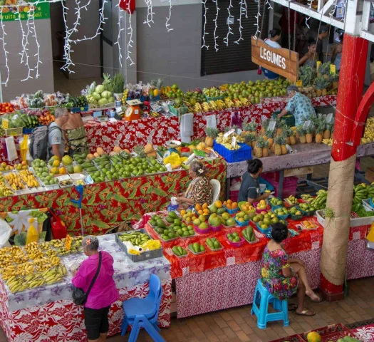 Papeete market and its fruit and vegetable stalls © Massimiliano Cinà