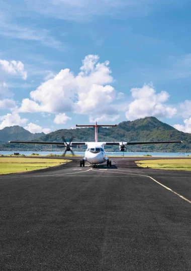Takeoff imminent at Raiatea airport © Alika Photography