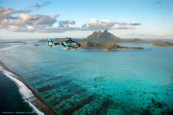 Helicopter tour © Grégoire Le Bacon & Tahiti Nui Helicopters