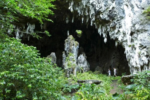 Grotte Ana A'eo à Rurutu © Tahiti Tourisme