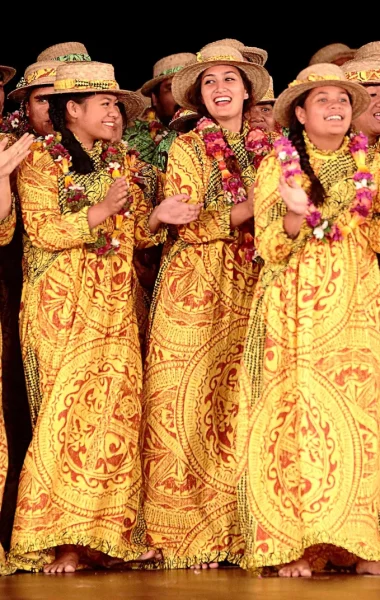 Groupe de chant traditionnel lors d'un Heiva i Tahiti ©Lucien Pesquié